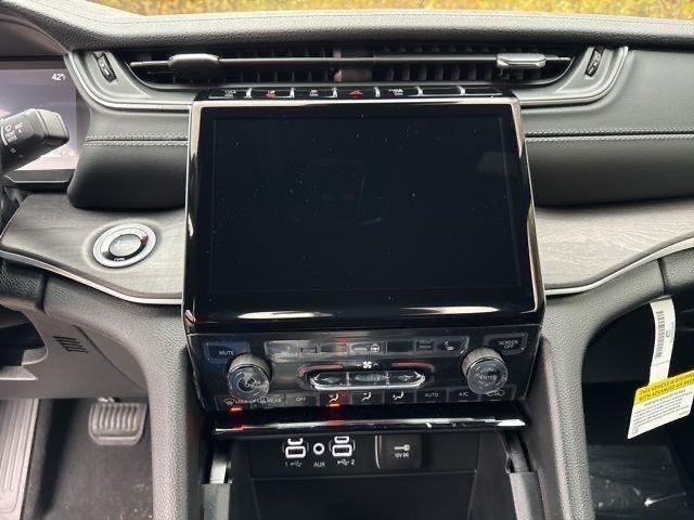 new 2025 Jeep Grand Cherokee car, priced at $43,075