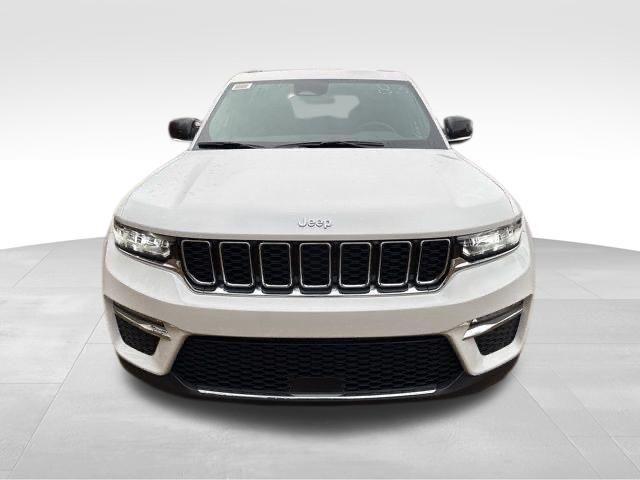 new 2025 Jeep Grand Cherokee car, priced at $43,075