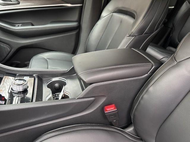 new 2025 Jeep Grand Cherokee car, priced at $43,075