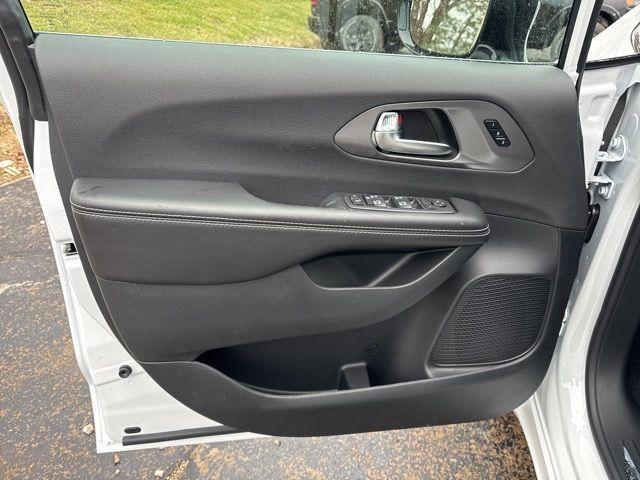 new 2026 Chrysler Pacifica car, priced at $40,251