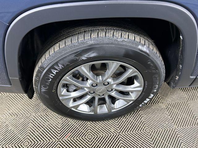 used 2020 Jeep Cherokee car, priced at $17,995