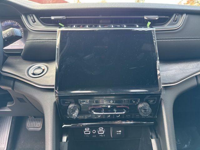 new 2025 Jeep Grand Cherokee car, priced at $47,637