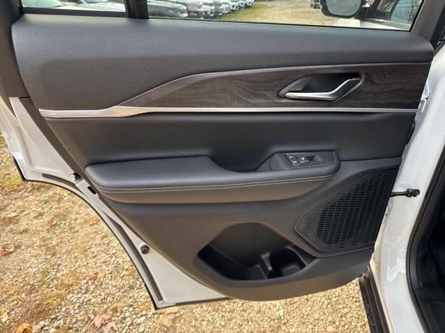 new 2025 Jeep Grand Cherokee car, priced at $47,637