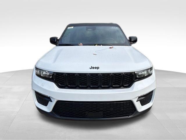 new 2025 Jeep Grand Cherokee car, priced at $47,637