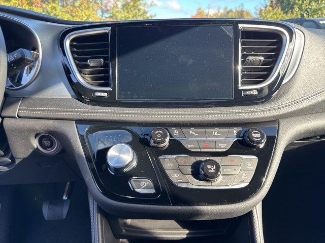 new 2026 Chrysler Pacifica car, priced at $44,859