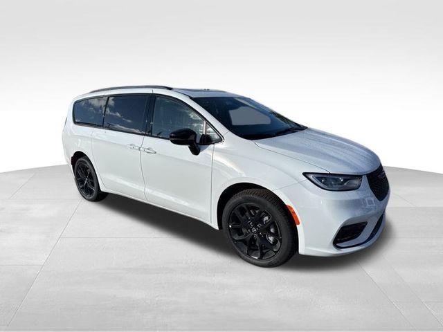 new 2026 Chrysler Pacifica car, priced at $44,859
