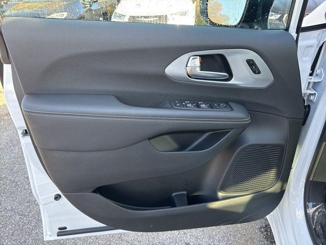 new 2026 Chrysler Pacifica car, priced at $44,859