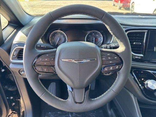 new 2026 Chrysler Pacifica car, priced at $45,977