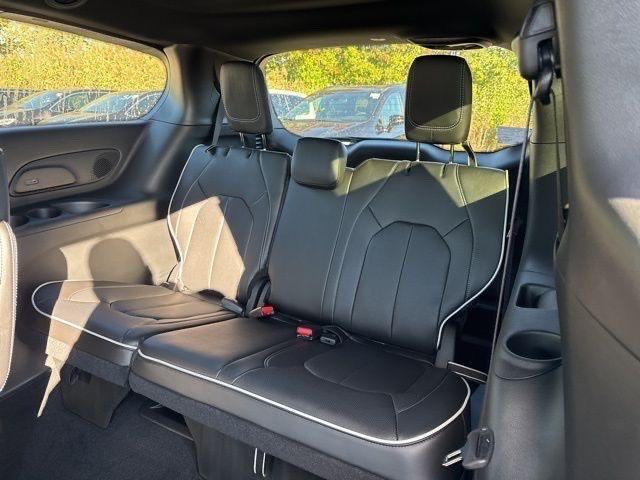 new 2026 Chrysler Pacifica car, priced at $45,977