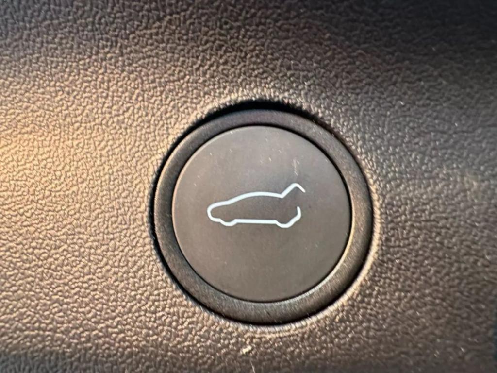 Tesla Model Y view 34