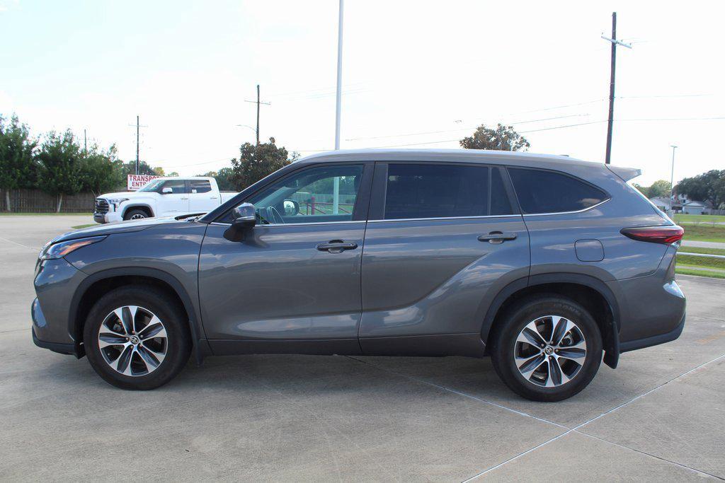 used 2024 Toyota Highlander car, priced at $37,295