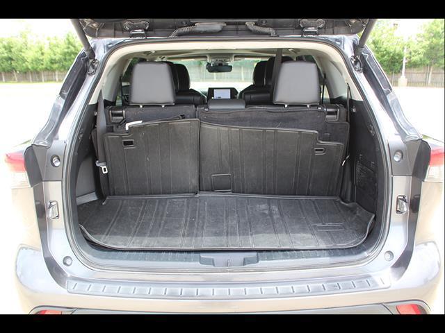 used 2024 Toyota Highlander car, priced at $36,500