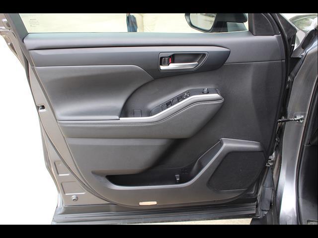 used 2024 Toyota Highlander car, priced at $36,500