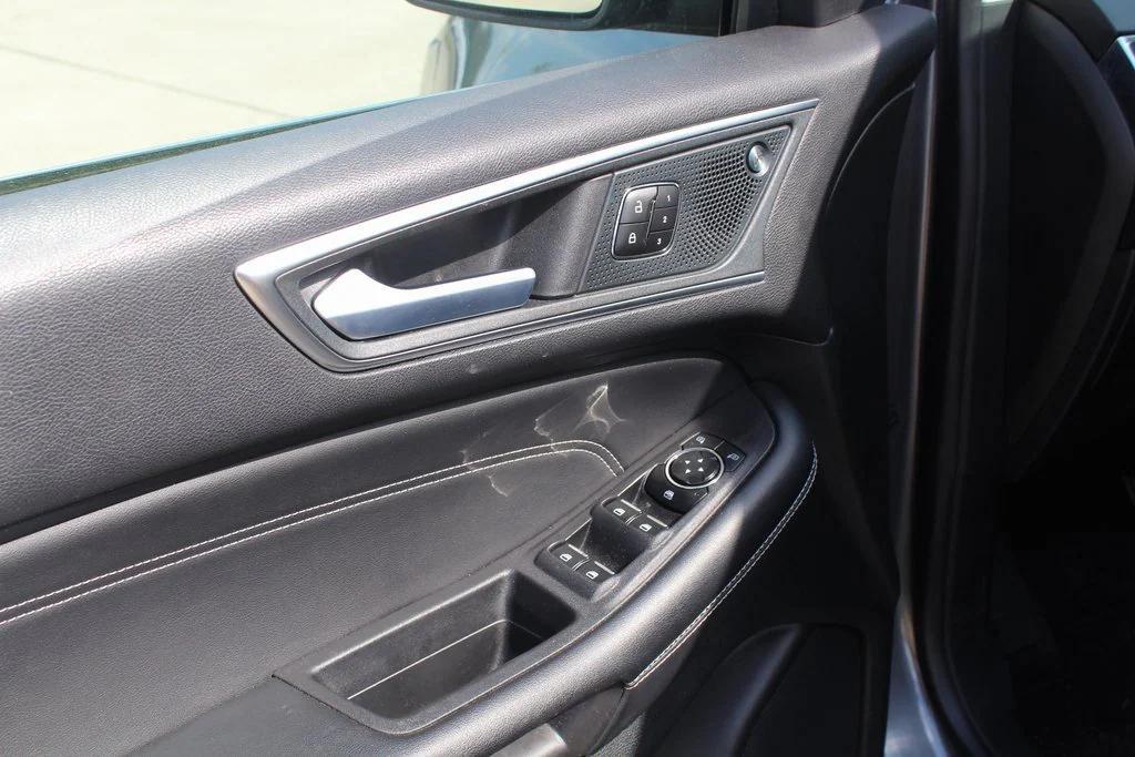 used 2024 Ford Edge car, priced at $24,295