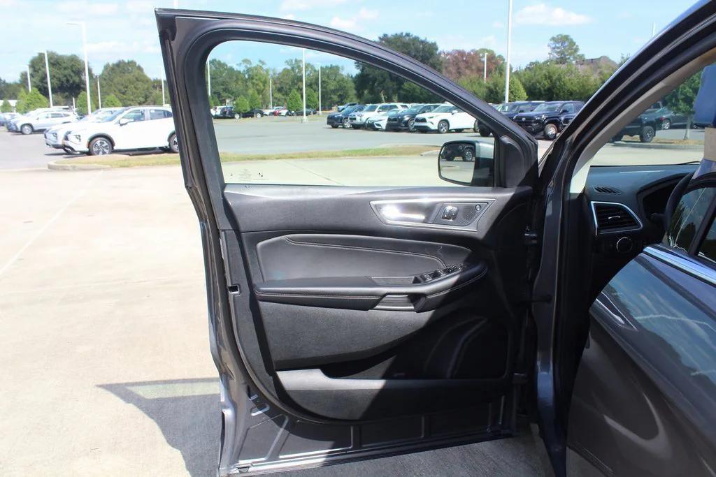 used 2024 Ford Edge car, priced at $24,295