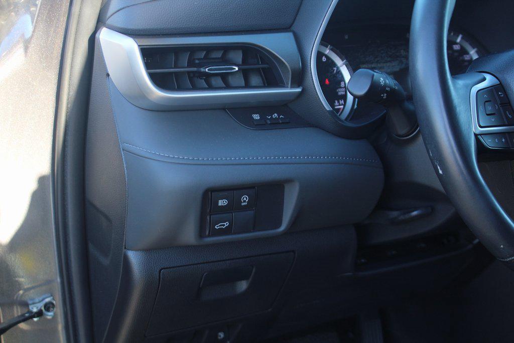 used 2024 Toyota Highlander car, priced at $36,995