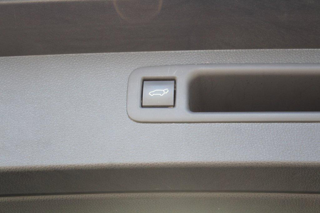 used 2023 Toyota Highlander car, priced at $30,795