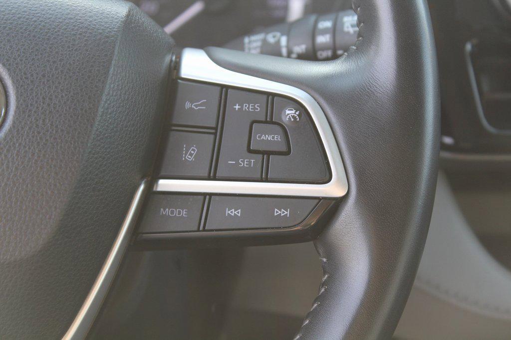 used 2023 Toyota Highlander car, priced at $30,795