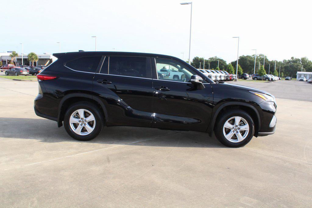 used 2023 Toyota Highlander car, priced at $30,795