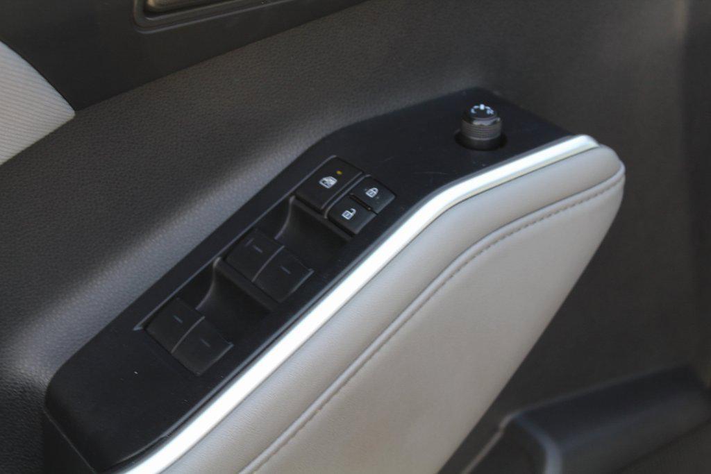 used 2023 Toyota Highlander car, priced at $30,795