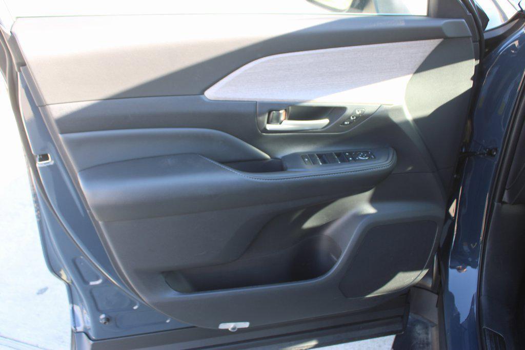 new 2025 Toyota Grand Highlander car, priced at $55,533