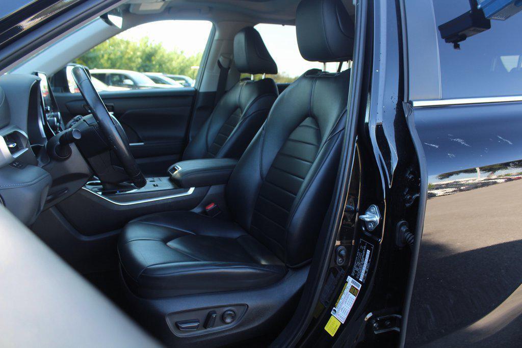 used 2023 Toyota Highlander car, priced at $33,895