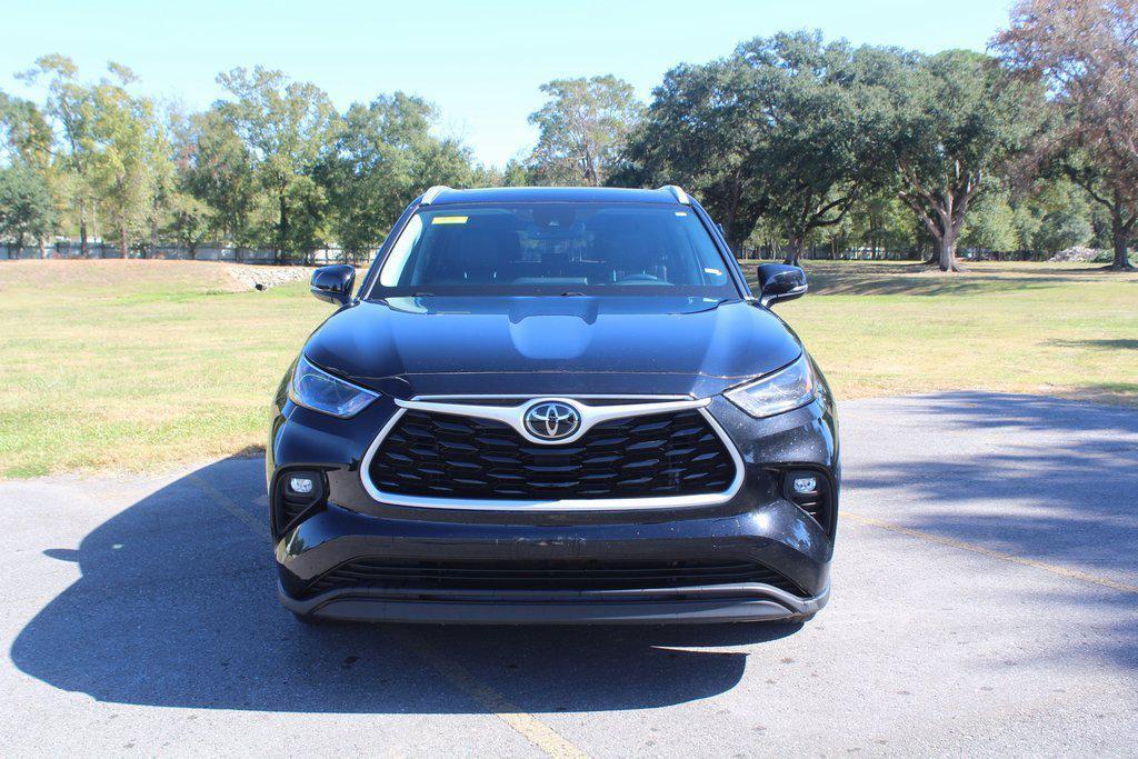 used 2023 Toyota Highlander car, priced at $33,895