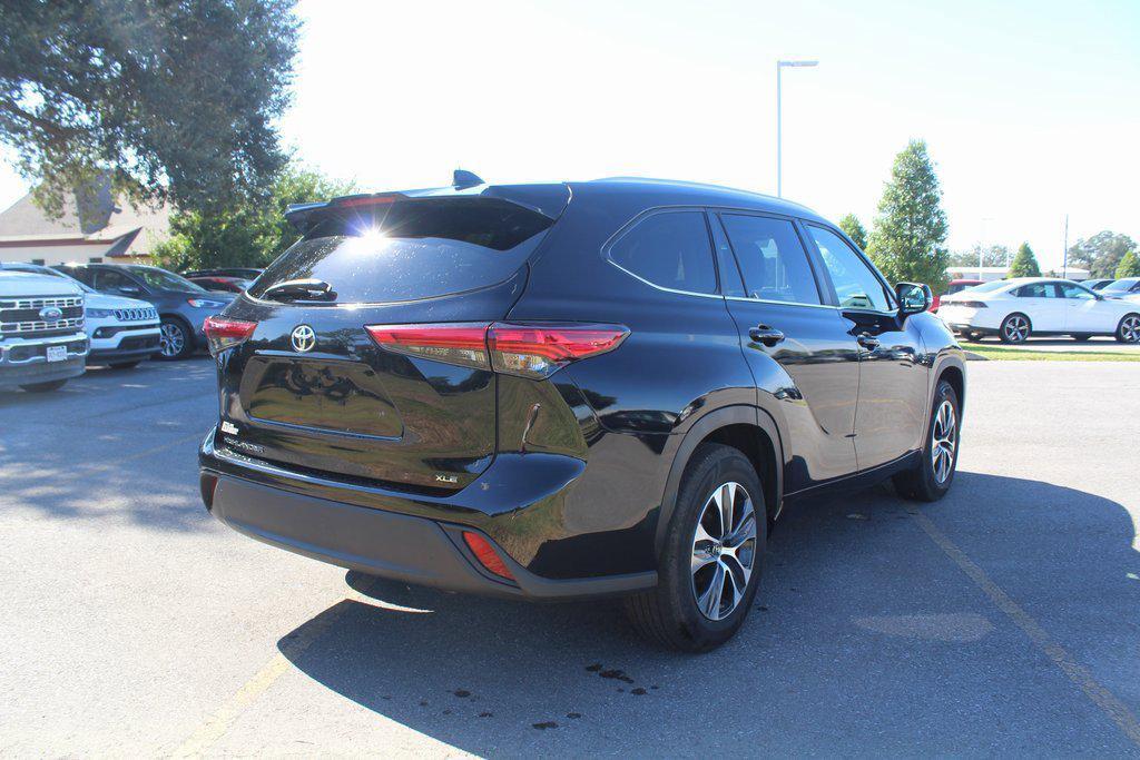 used 2023 Toyota Highlander car, priced at $33,895