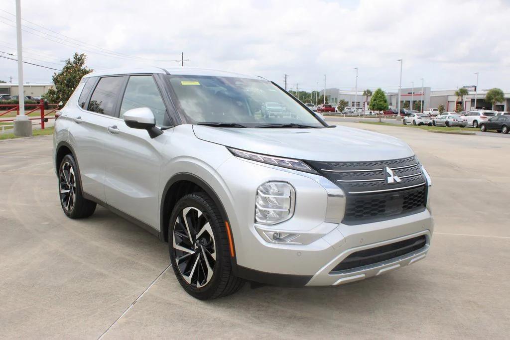 used 2024 Mitsubishi Outlander car, priced at $19,995