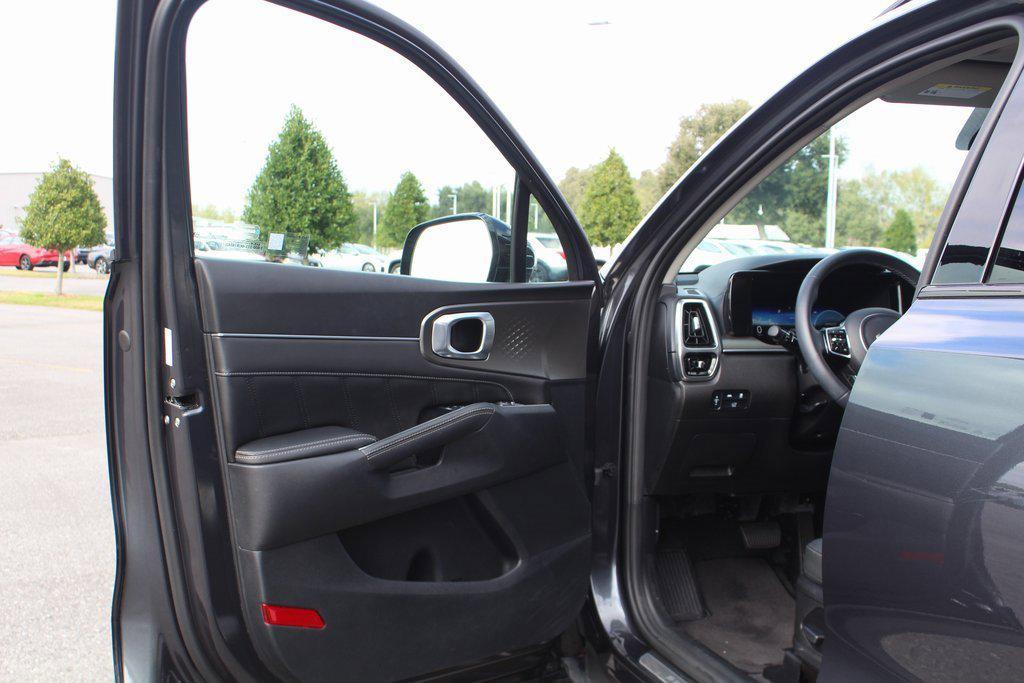 used 2023 Kia Sorento car, priced at $31,995