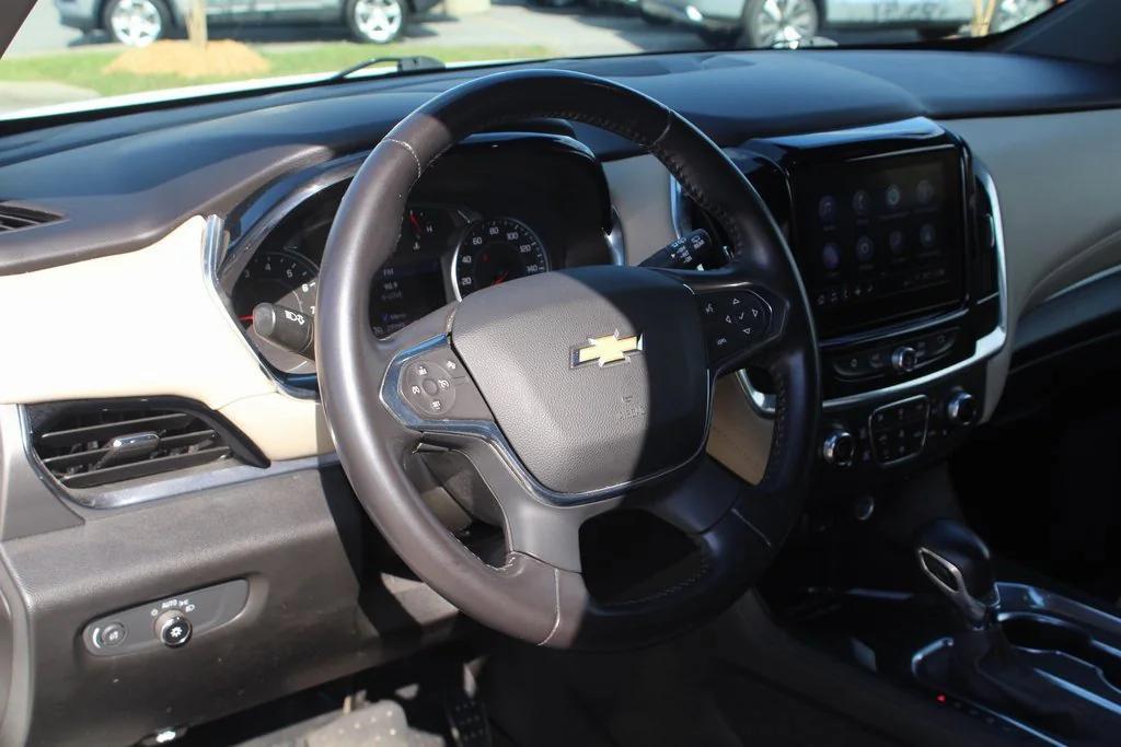used 2022 Chevrolet Traverse car, priced at $28,545
