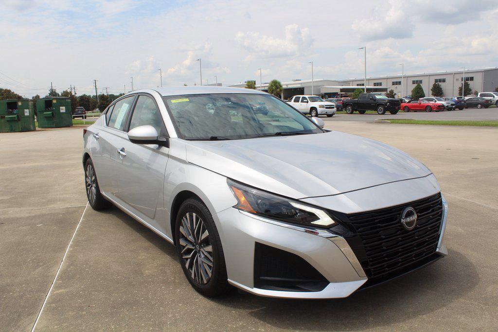 used 2023 Nissan Altima car, priced at $17,995