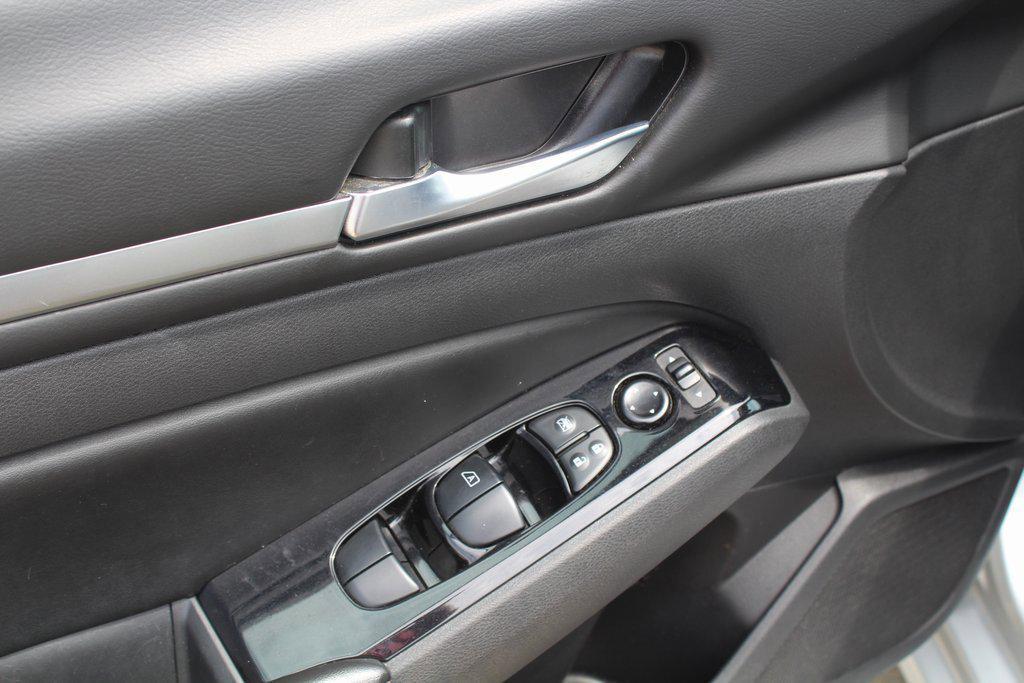 used 2023 Nissan Altima car, priced at $17,995