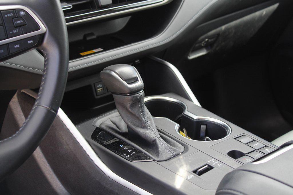 used 2024 Toyota Highlander car, priced at $37,795