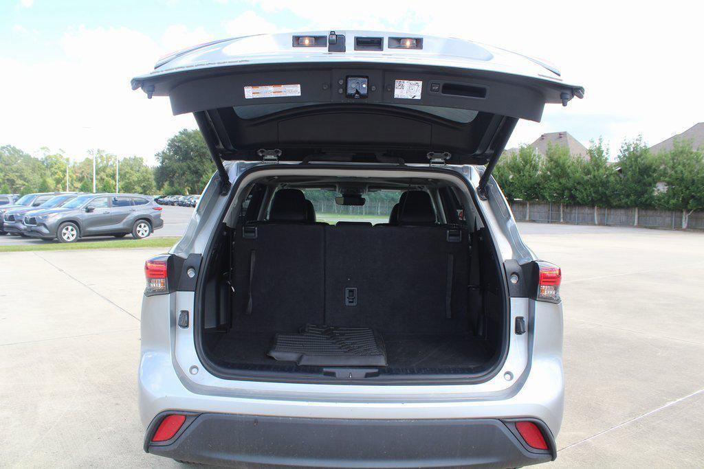 used 2024 Toyota Highlander car, priced at $37,795