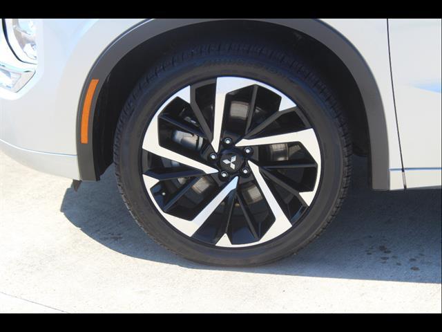 used 2024 Mitsubishi Outlander car, priced at $30,900