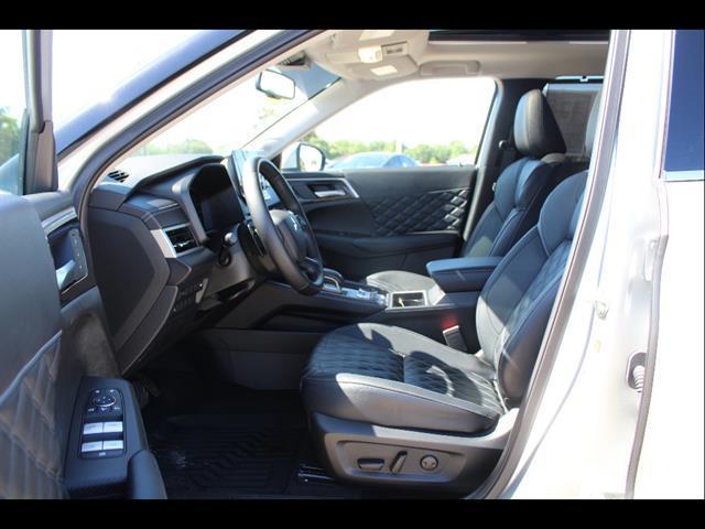 used 2024 Mitsubishi Outlander car, priced at $30,900