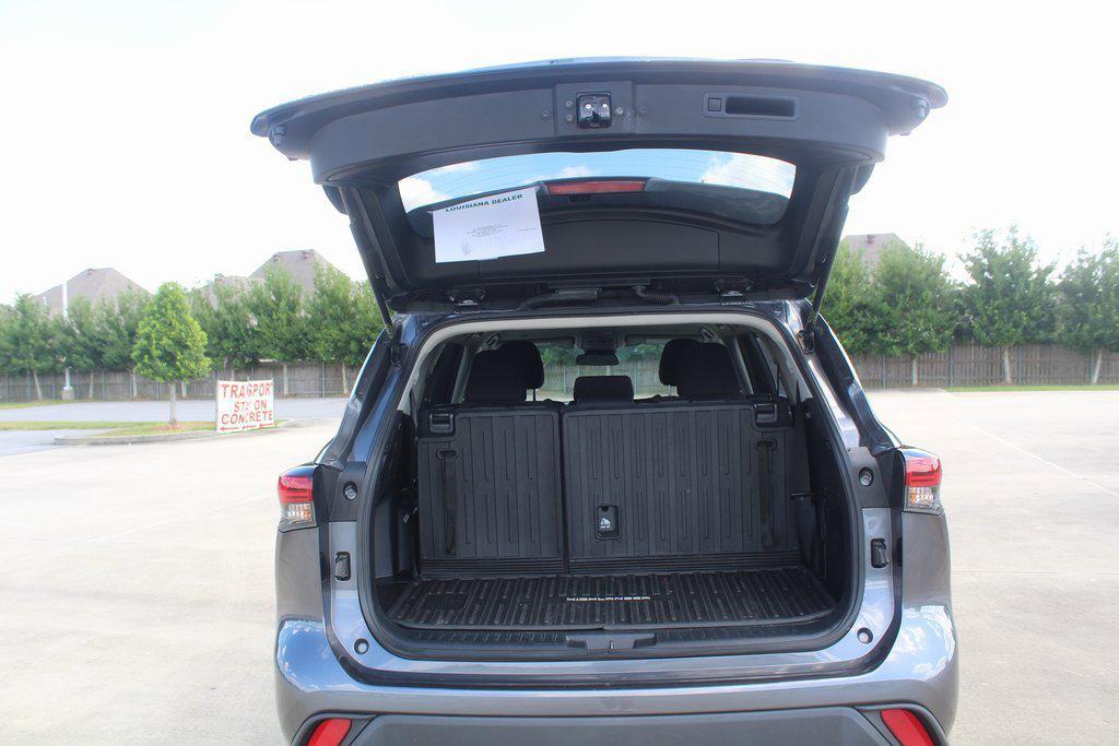 used 2023 Toyota Highlander car, priced at $29,795