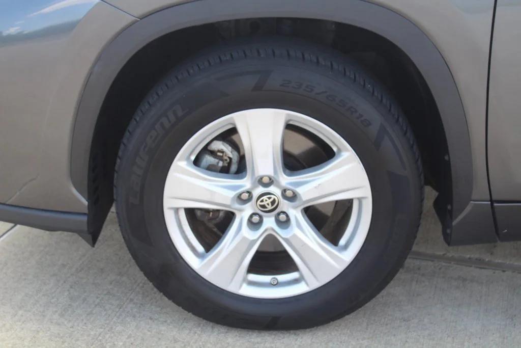 used 2023 Toyota Highlander car, priced at $29,795