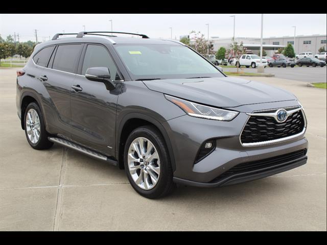 used 2024 Toyota Highlander Hybrid car, priced at $47,600