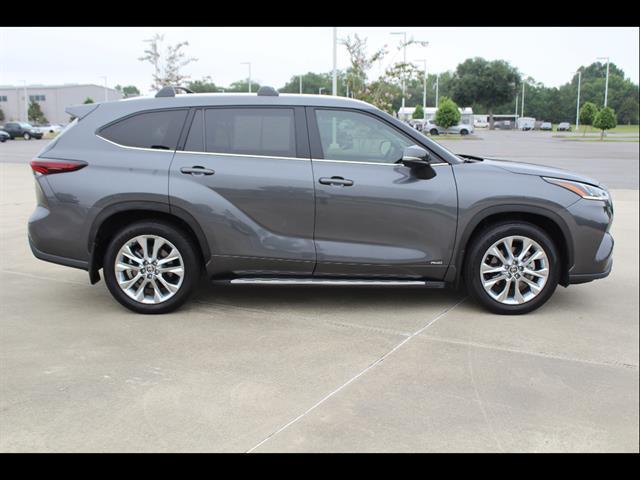 used 2024 Toyota Highlander Hybrid car, priced at $47,600