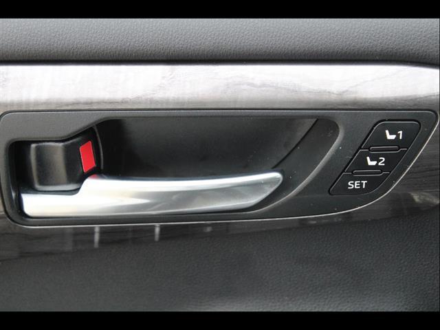 used 2024 Toyota Highlander Hybrid car, priced at $47,600