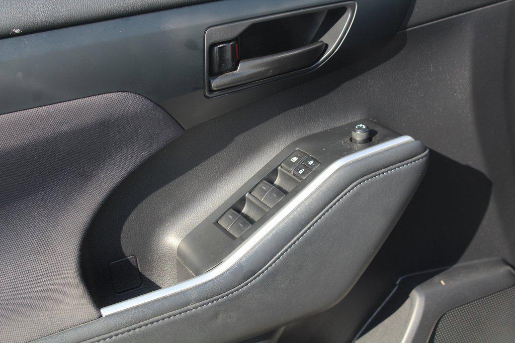 used 2022 Toyota Highlander car, priced at $25,995