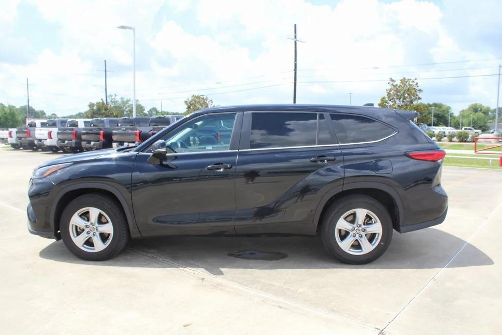 used 2023 Toyota Highlander car, priced at $30,895