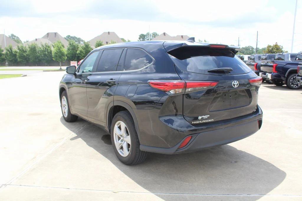 used 2023 Toyota Highlander car, priced at $30,895