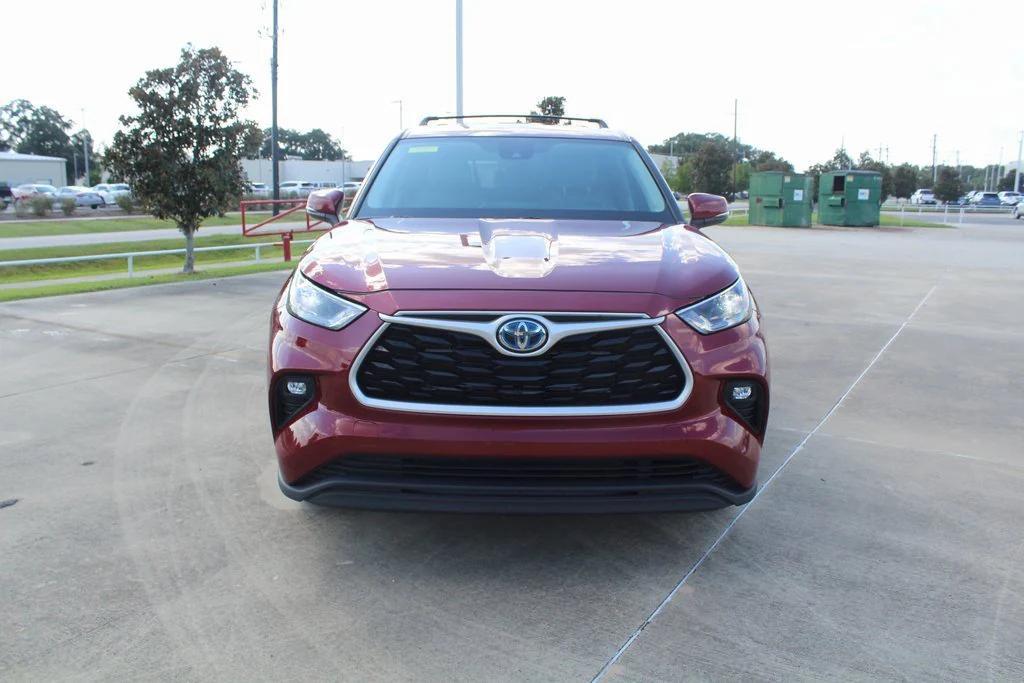 used 2023 Toyota Highlander Hybrid car, priced at $31,995
