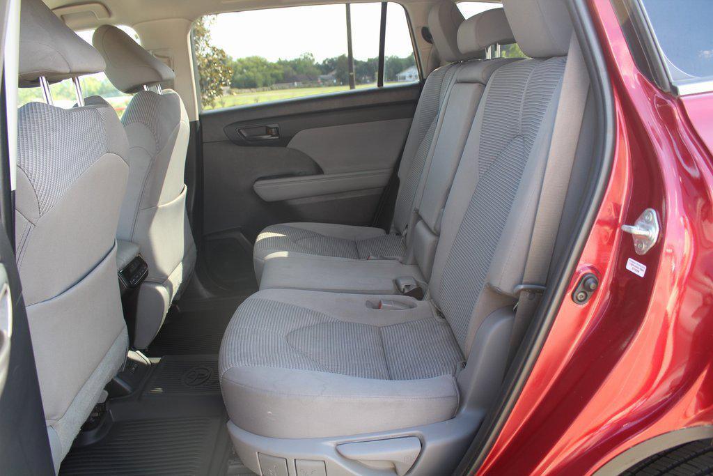 used 2023 Toyota Highlander Hybrid car, priced at $31,995