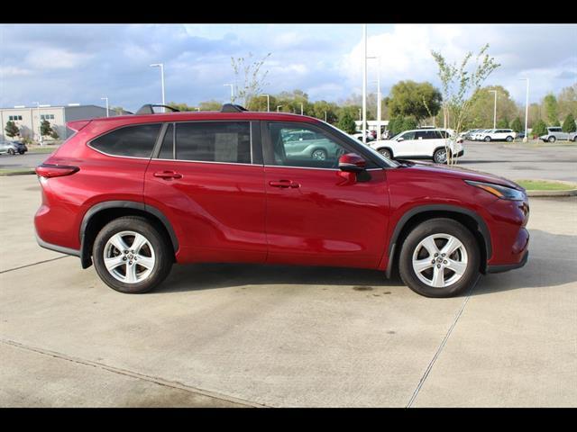 used 2023 Toyota Highlander Hybrid car, priced at $31,994