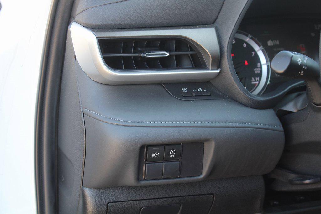 used 2023 Toyota Highlander car, priced at $31,995