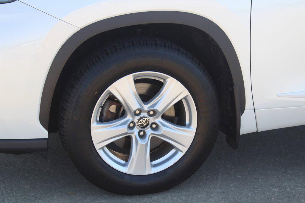 used 2023 Toyota Highlander car, priced at $31,995